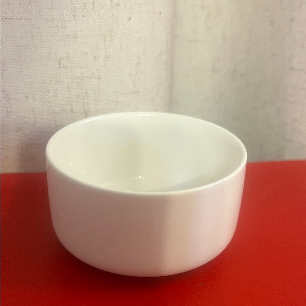 Villeroy & Boch Classic White Bowl 2.90” D 1.5”H